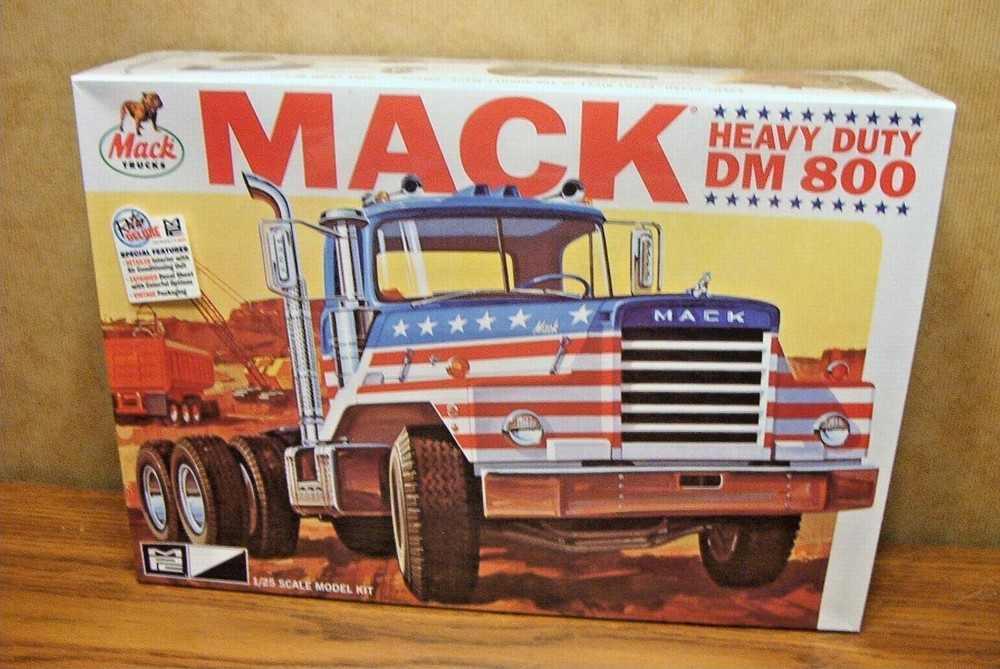 model trucks MPC MACK HEAVY DUTY DM800 TRACTOR 1/25 SCALE MODEL TRUCK KIT