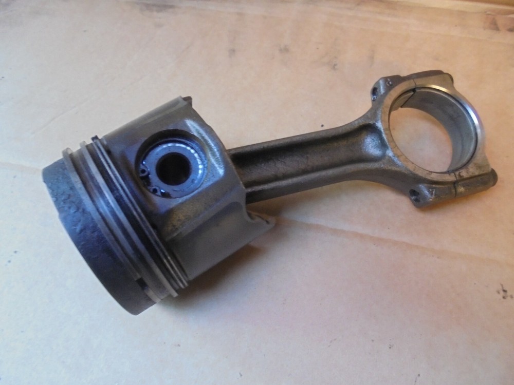 2002 Volvo S40 V40 1.9 TD Diesel Piston and Conrod Set