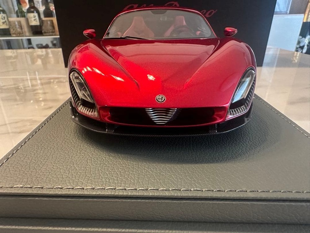 BBR 1/18  Alfa Romeo 33 Stradale 99175