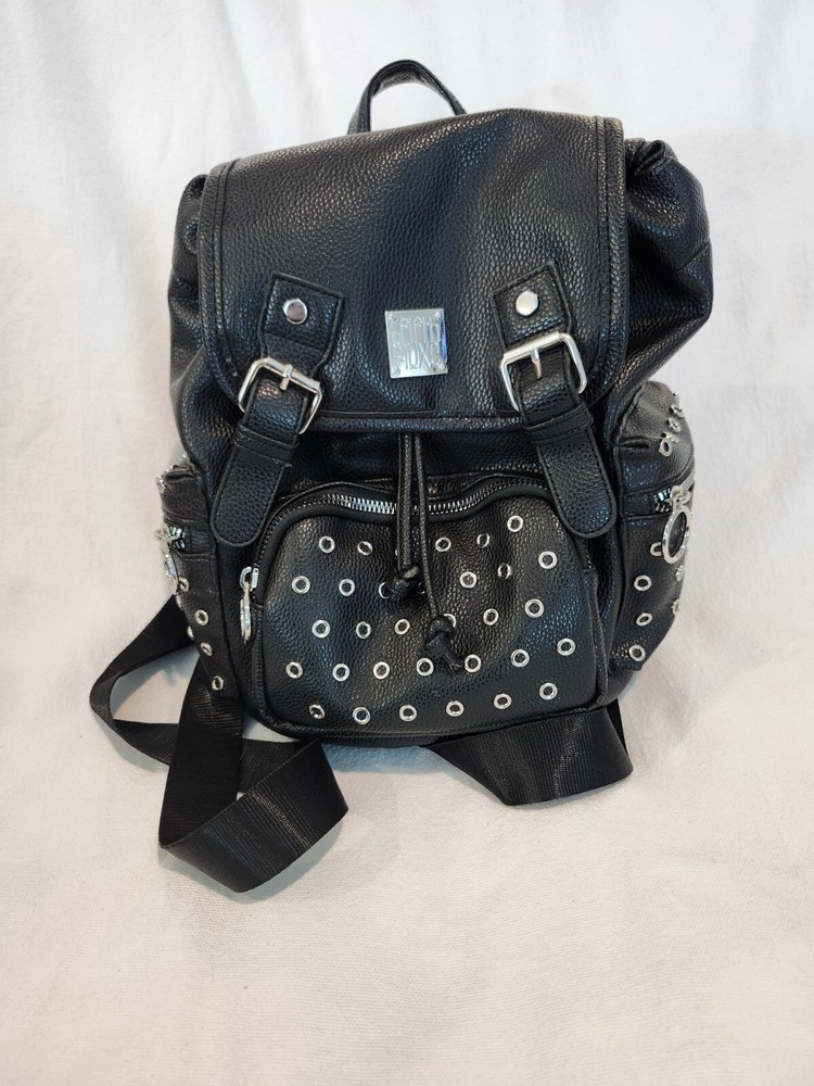 FIFTH & LUXE BACKPACK BLACK WITH LOTS OF RINGS ON IT