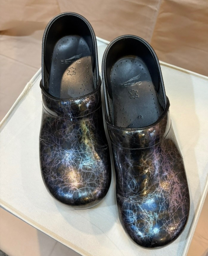 Dansko Professional Clogs EU 42 US 11 -12  Swirl Pattern -Patent Leather