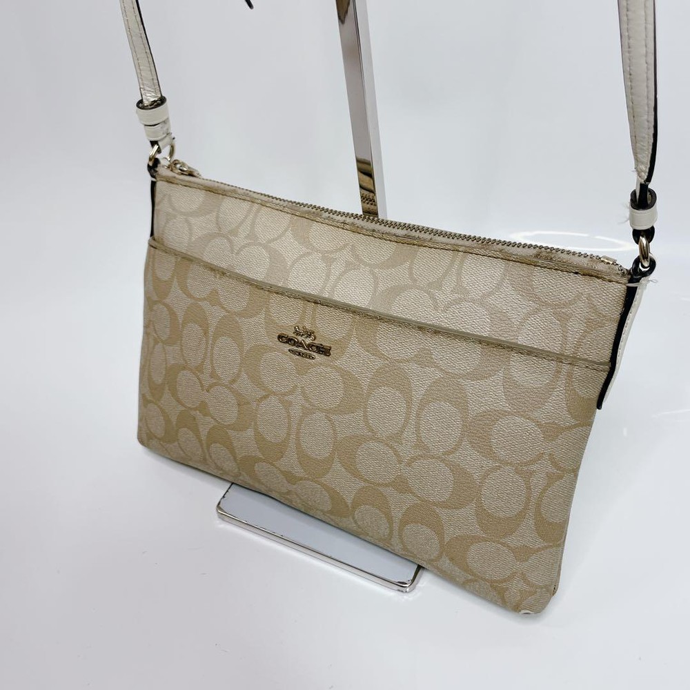 Coach Signature Beige Shoulder Bag Sacoche
