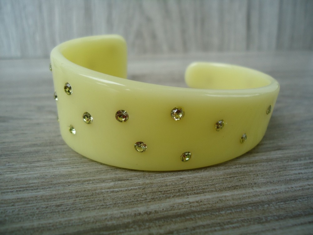 Vintage Rhinestone Asymmetrical Cream Yellow Cuff Bangle Bracelet