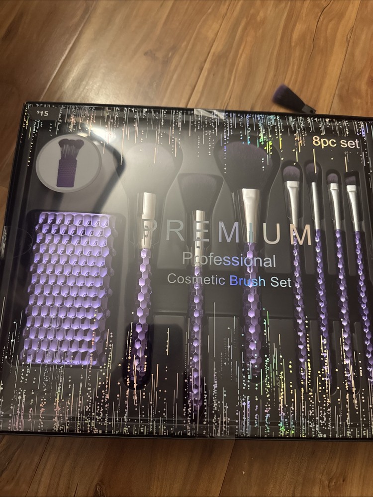 Professional 8-Piece Premium Makeup Brush Set  