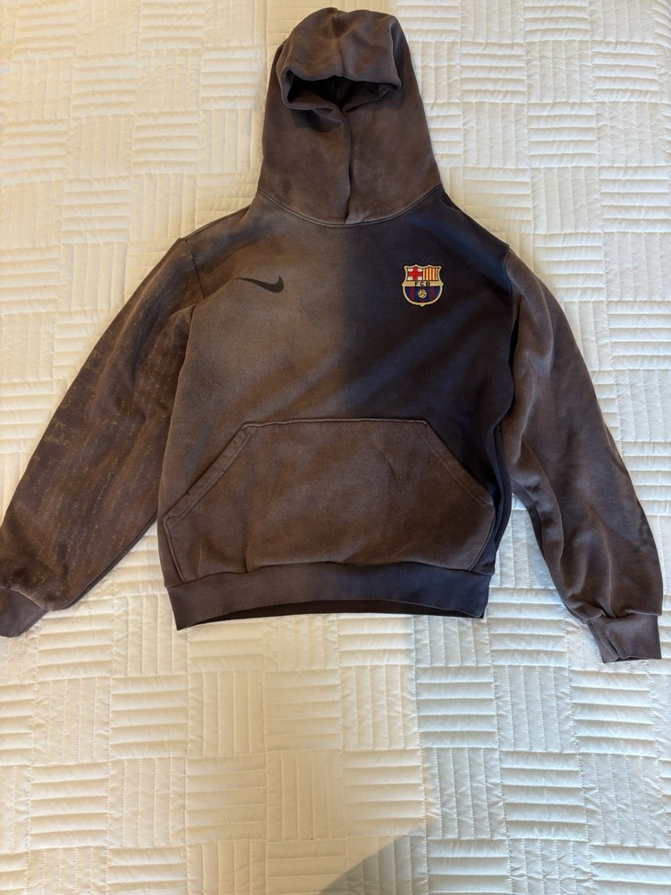 Small Nike FC Barcelona x Travis Scott x Cactus Jack Split-Dye Crest Hoodie