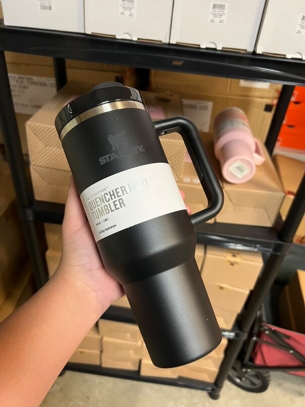 Stanley Quencher H2.0 Tumbler 40oz Waterbottle - Black - Brand New ✅