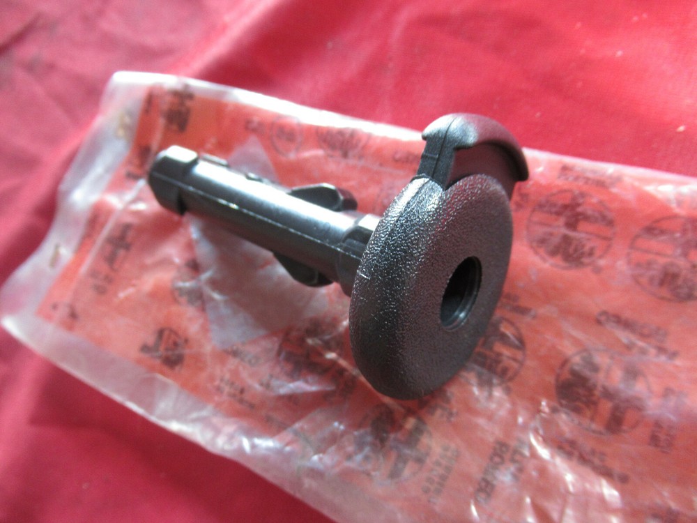 Original Alfa Romeo 156 Anno Fab. 97 - 02 headrest socket 156019346 new