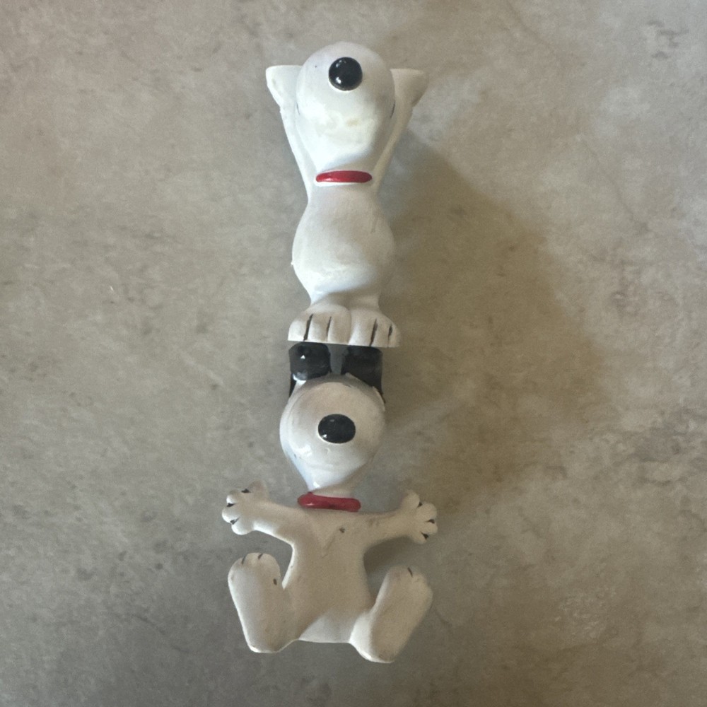 Vintage Snoopy PVC Gymnastics Figures Set of 2 Stackable Hong Kong Rare