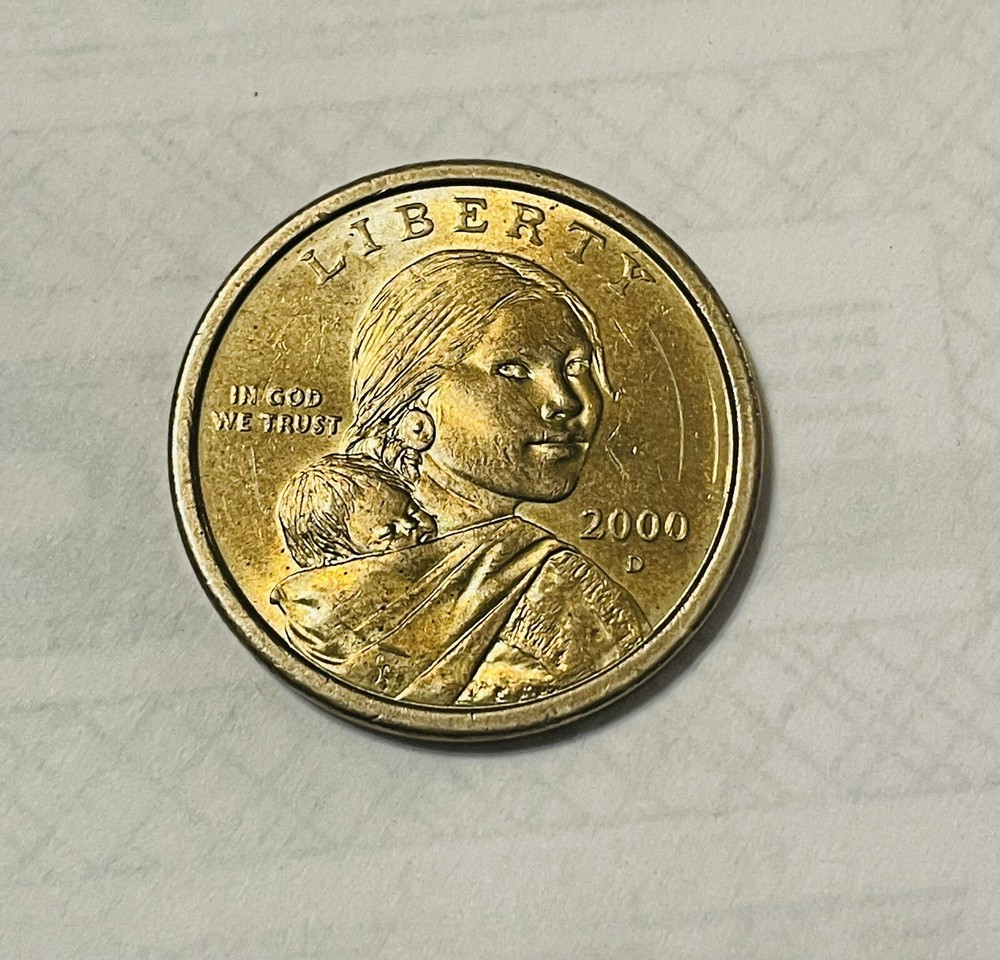 2000 D SACAGAWEA ONE DOLLAR COIN US LIBERTY GOLD COLOR CIRCULATED