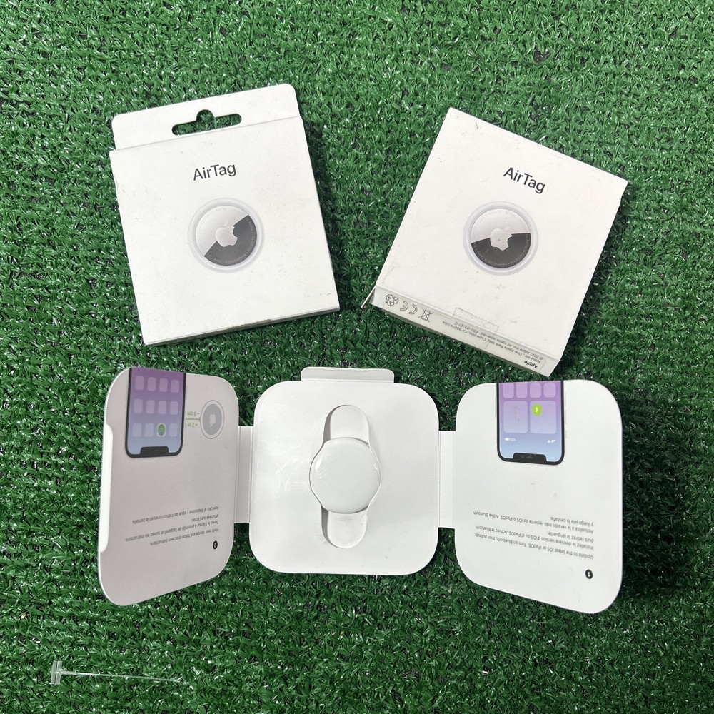 Apple AirTag Bluetooth GPS Tracker Silver White A2187 with iPhone & iPad Bundle 2