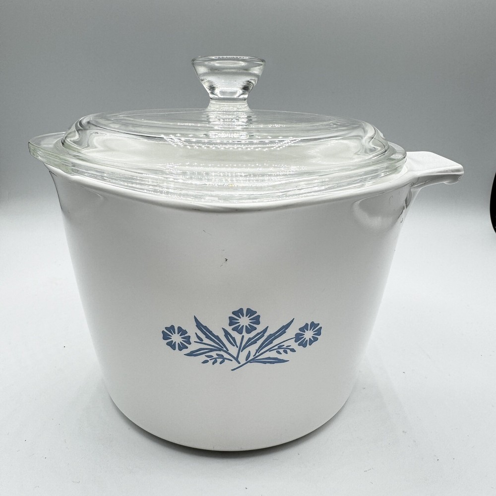 Vintage Corningware CORNFLOWER Blue 4 Cup Mixing Bowl / Sauce Maker with Lid
