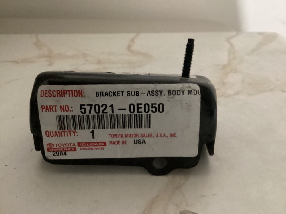 Genuine OEM Toyota Lexus 57021-0E050 Passenger Front Bumper Bar Mount Bracket