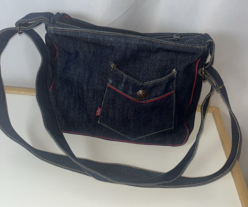 Vintage Levi’s Denim Woman Zipper Crossbody Bag Mage In El Salvador