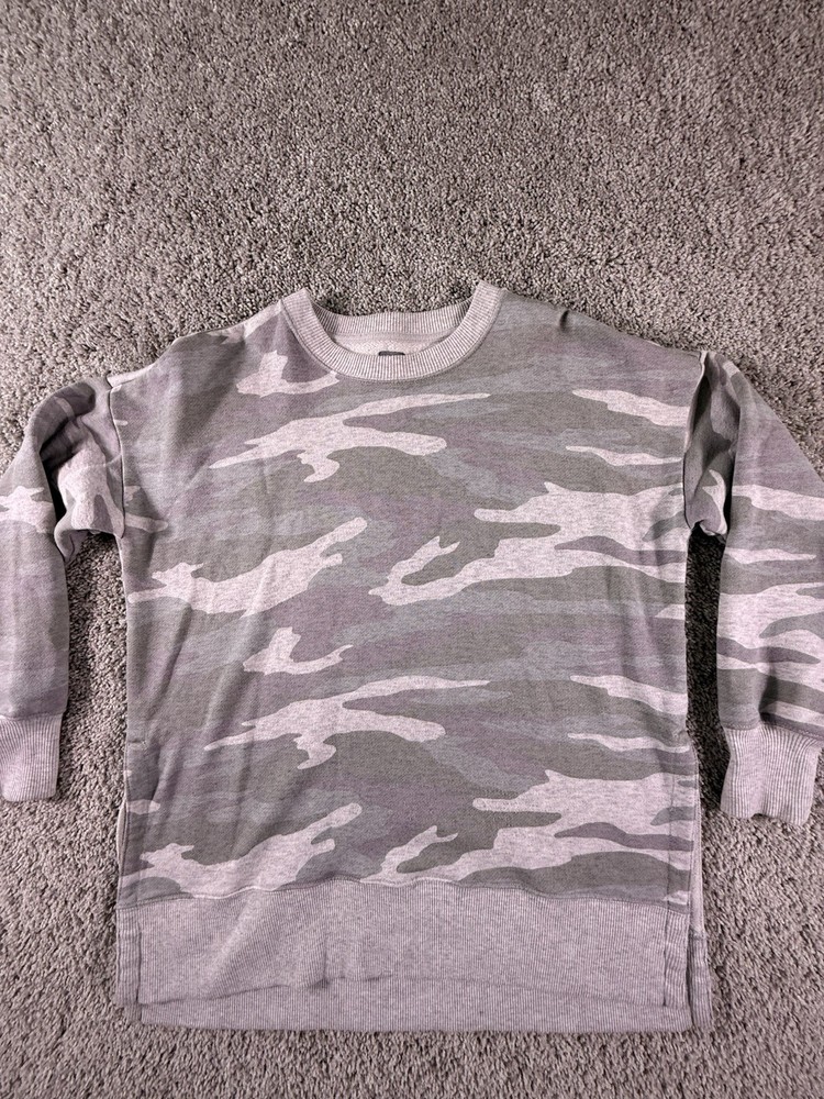 Aerie Women’s XS Oversized Sweatshirt Camo