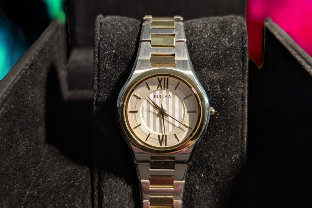 Bulova Womens Watch 98L238 with New Battery Stunning Condition