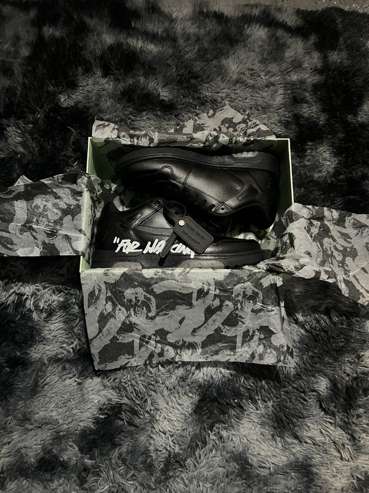 Off-White Black Low Top Lace Up Men's Athletic Sneakers for Activewear & Casual