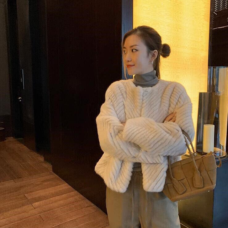 Luxury Women's Winter Mink Fur Short Coat Round Neck Long Sleeves