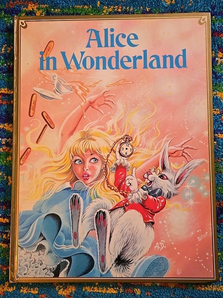 Alice In Wonderland OOP VTG Gorgeous illustrated Rare Printed In Italy Collector