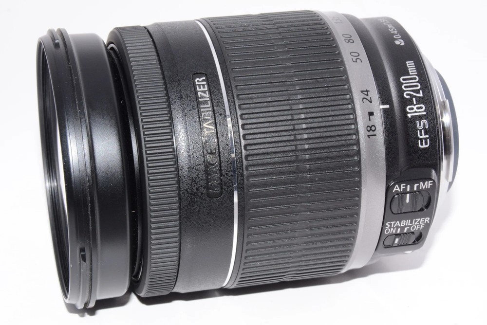 Canon Exterior Grade Telephoto Zoom Lens EF-S18-200mm F3.5-5.6 IS APS-C Used