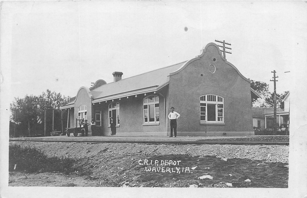 1910 Waverly Iowa Railroad Depot workers RPPC Postcard 25-10708