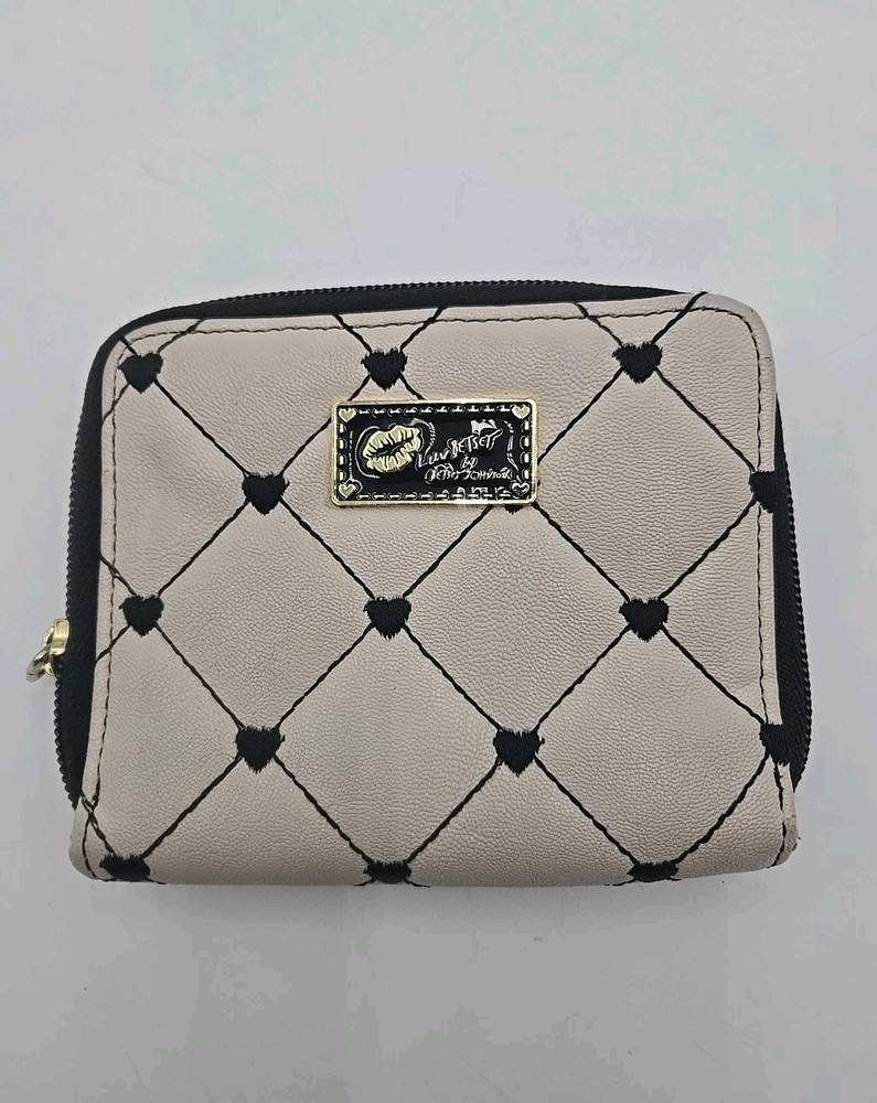 Luv Betsey by Betsey Johnson Wallet Star Quilted Embroidered Zip Around Cream