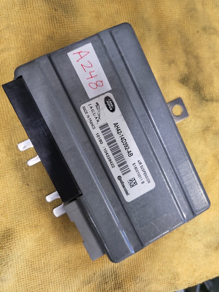 2010 - 2012 JAGUAR XJ AIR SUSPENSION CONTROL MODULE UNIT AH4214D392AB