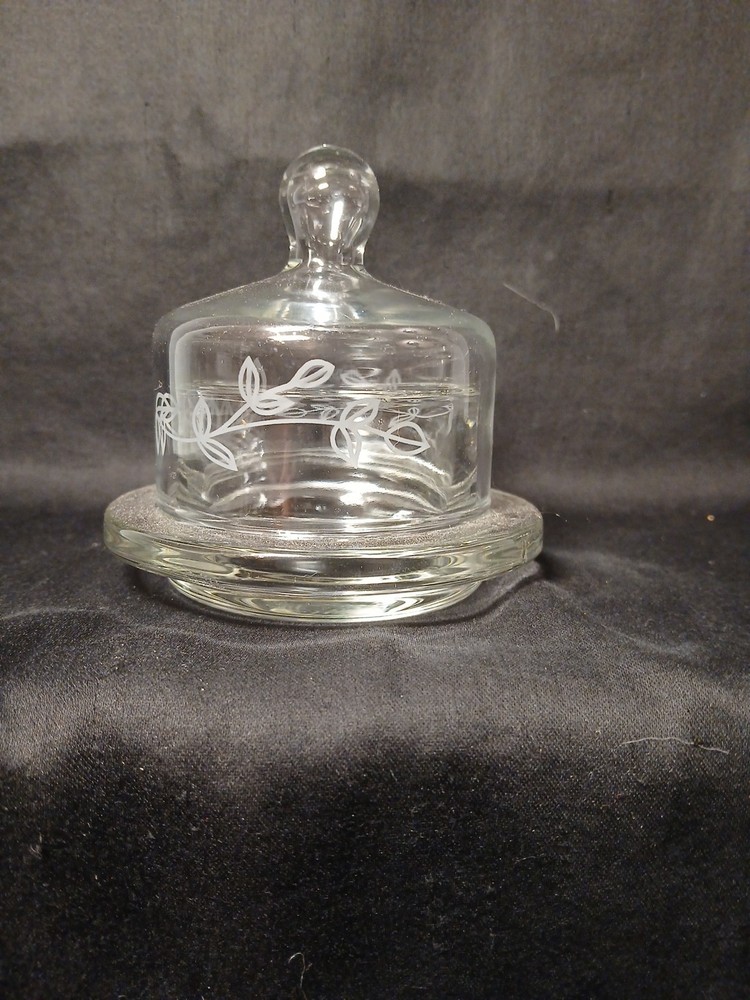 Princess House Heritage Etched Leaves Crystal Butter Dish with Elegant Design