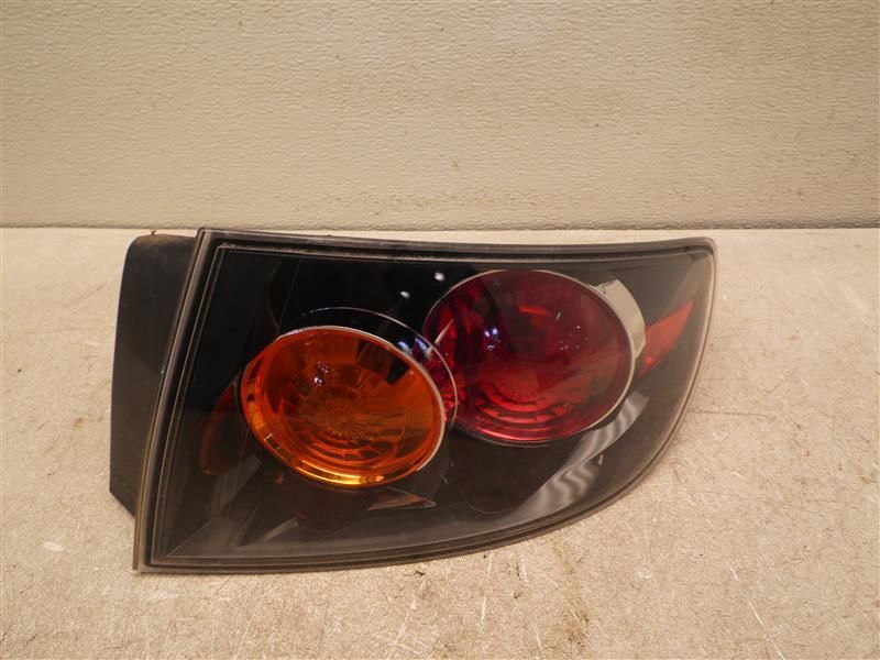 2004-2006 Mazda 3 Right Tail Light Assembly Clear Lens Quarter Panel Sdn