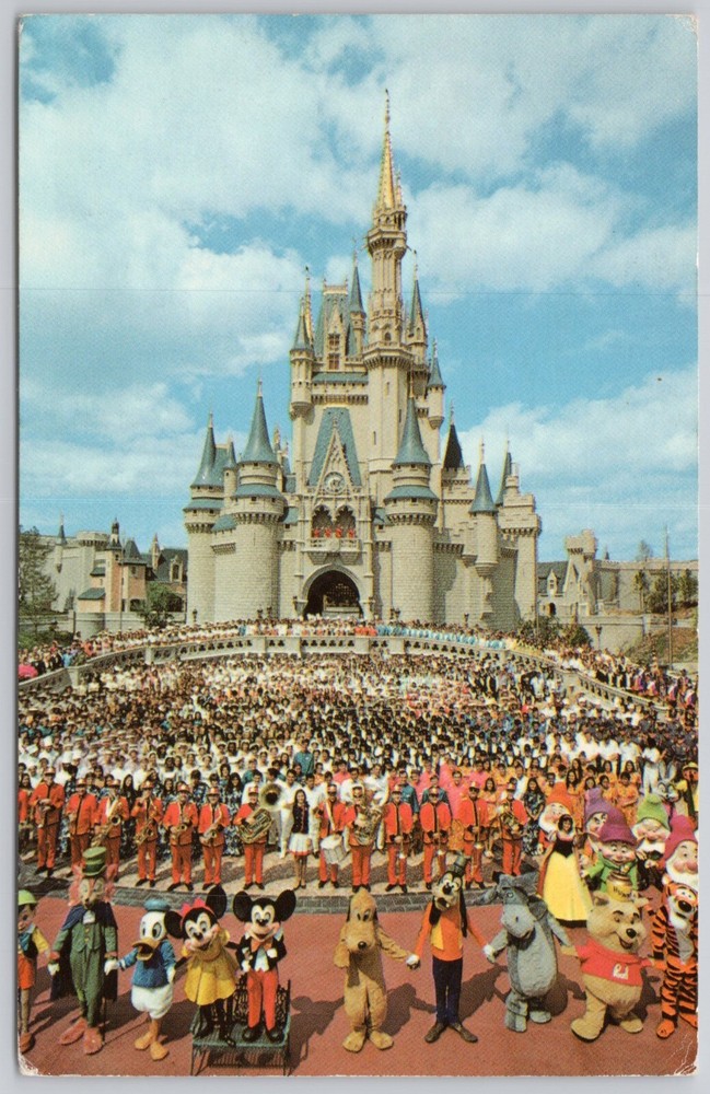 Walt Disney World Welcome Postcard Cinderella Castle Whole Cast Mickey