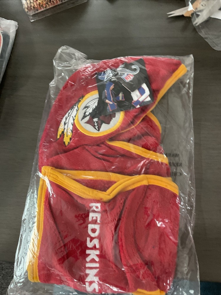NFL Washington Redskins ULTRA FLEECE HOODIE SCARF W/ POCKETS NEW