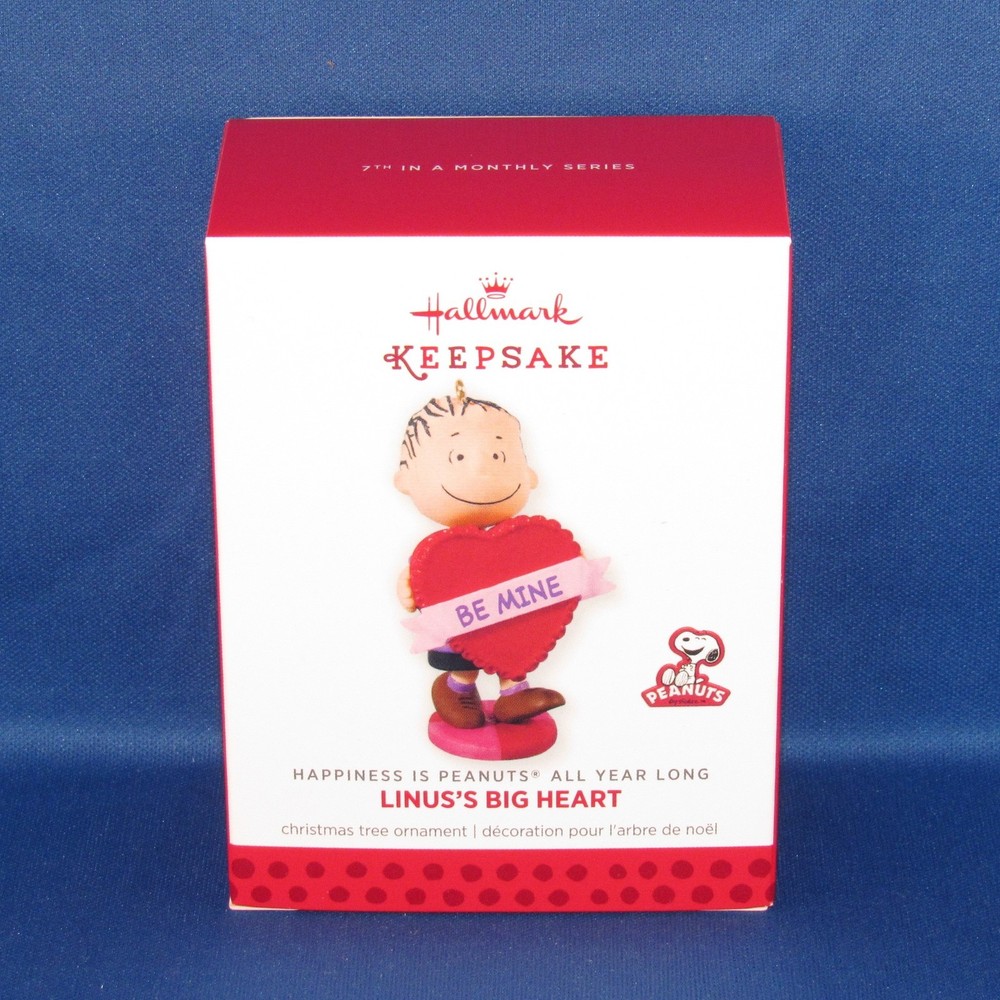 Hallmark - Linus's Big Heart Peanuts All Year Long #7 Keepsake Ornament - NEW-image