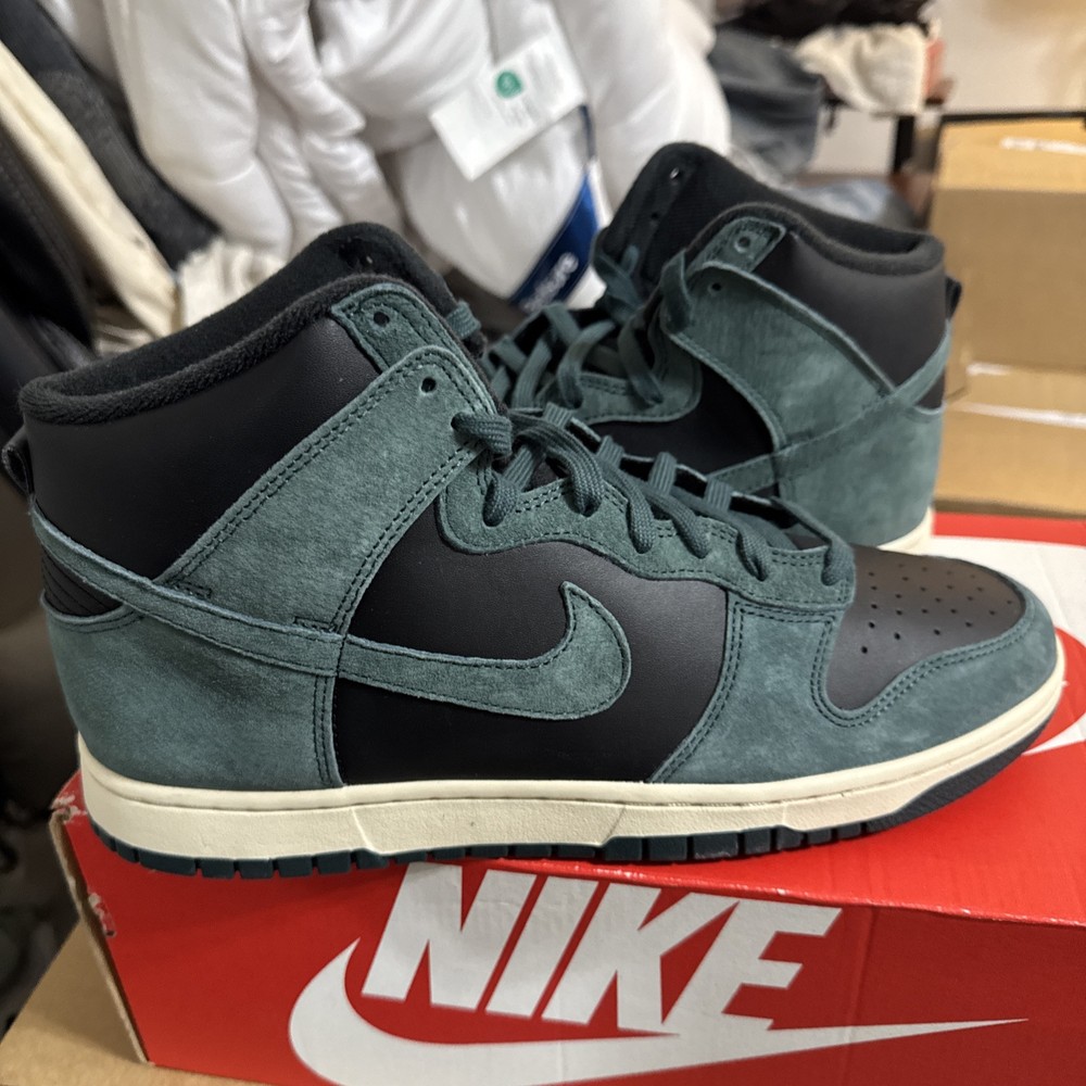 NEW Nike Dunk High   green- SIZE 11 MENS