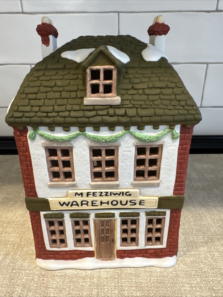 Department 56 Dickens' Village Series Fezziwig's Warehouse 1986 with Box