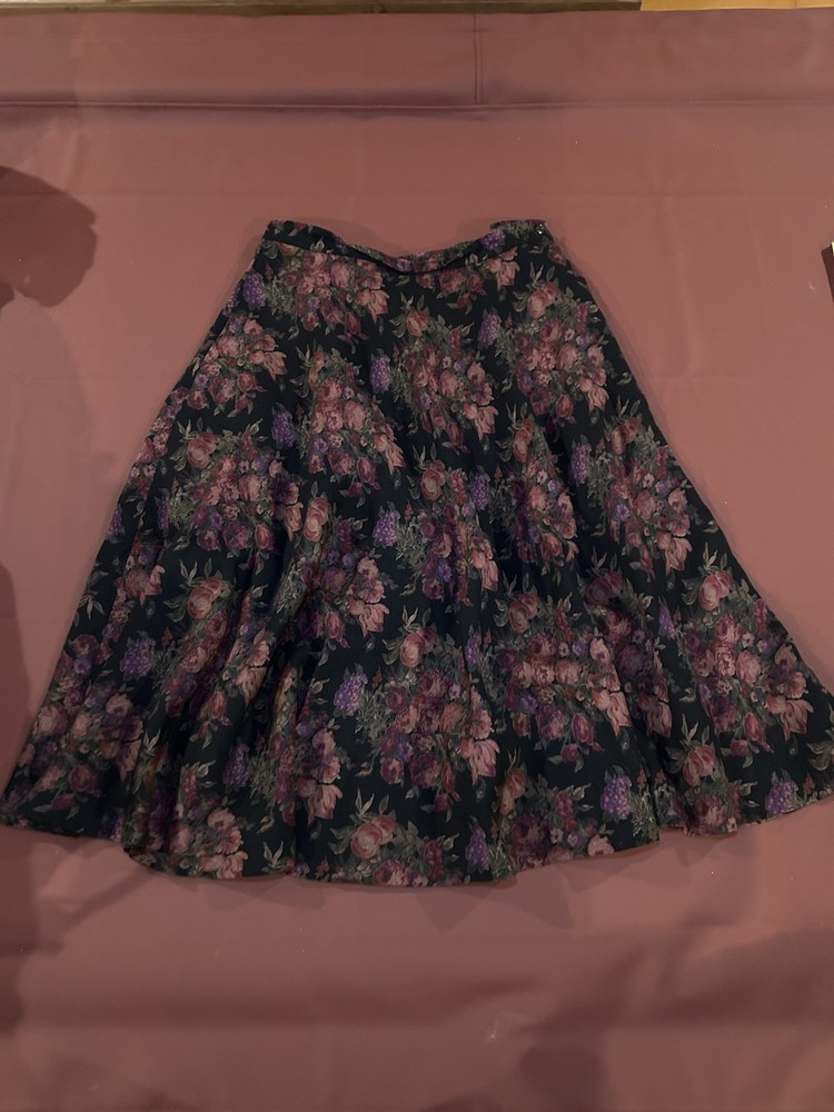 TALBOTS PETITE Floral black skirt, size 14