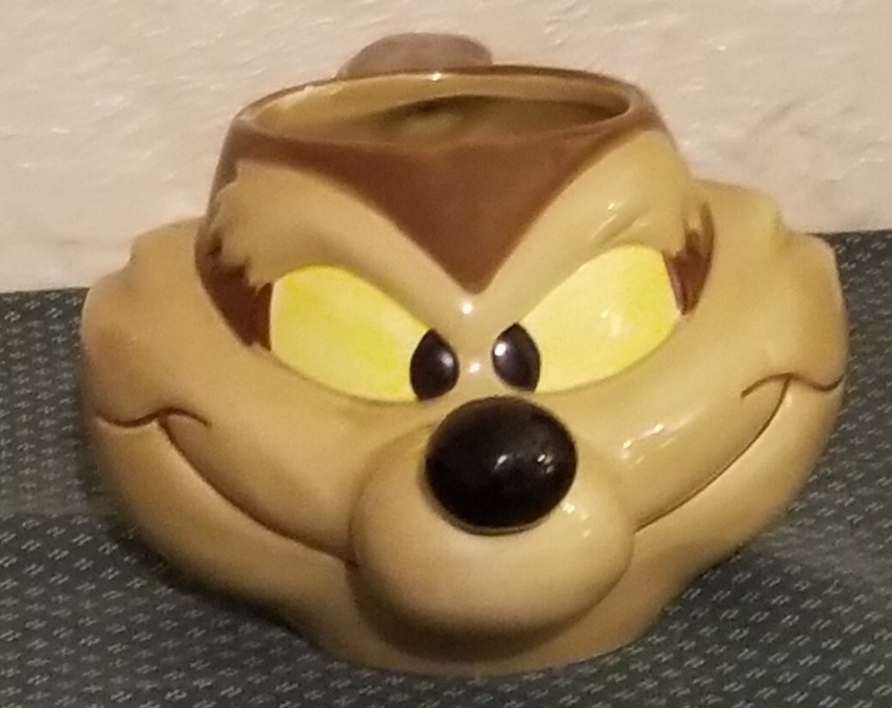 Vintage 1989 Looney Tunes Wile E Coyote 3D Ceramic Mug Rare Collectible