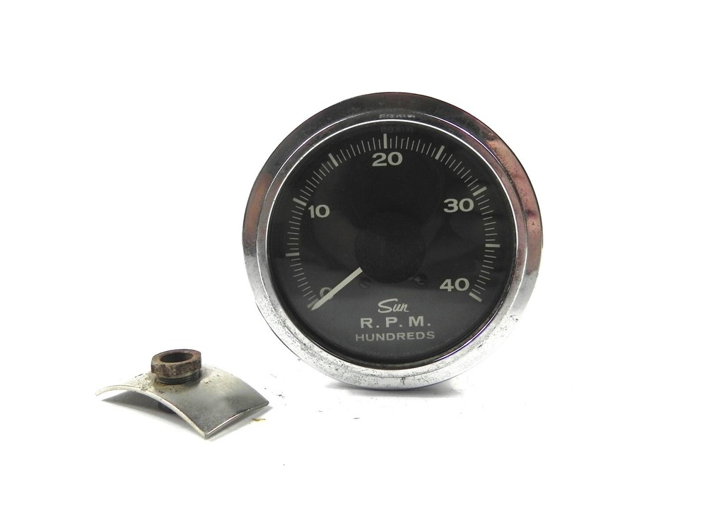 VINTAGE USED 12 VOLT SUN TACHOMETER CHROME 3 3/4 INCH DIAMETER, 3 1/2 INCH DEEP