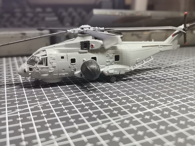 3D printed 1/144 British EH-101 Helicopter/AW101MK2 Merlin helicopter model