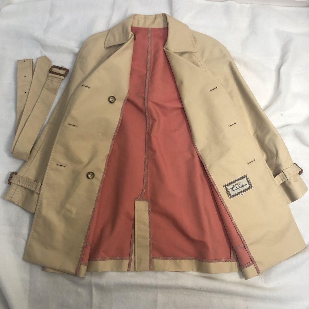 Burberry trench coat Woman from Japan