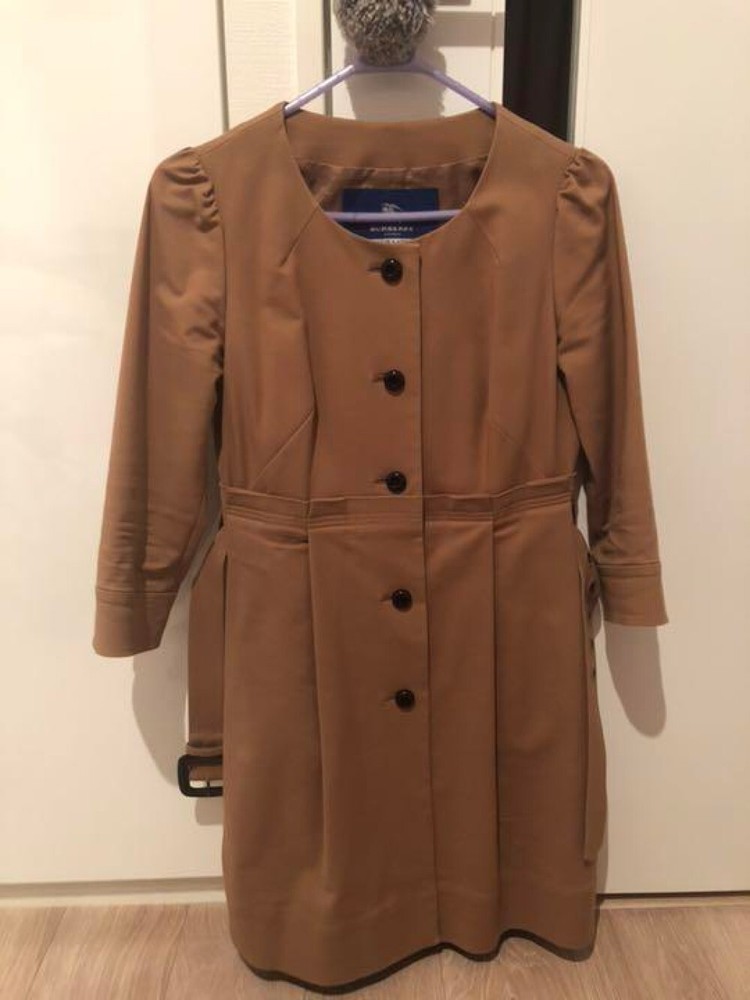 Burberry trench coat Woman from Japan