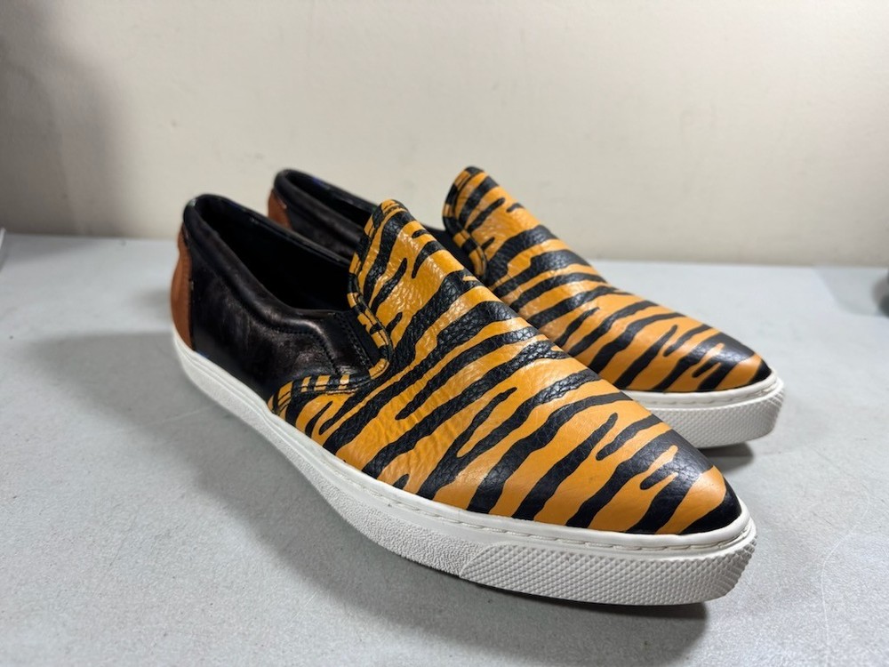 COACH C103 Tiger Print Leather Loafers in Size 9.5B