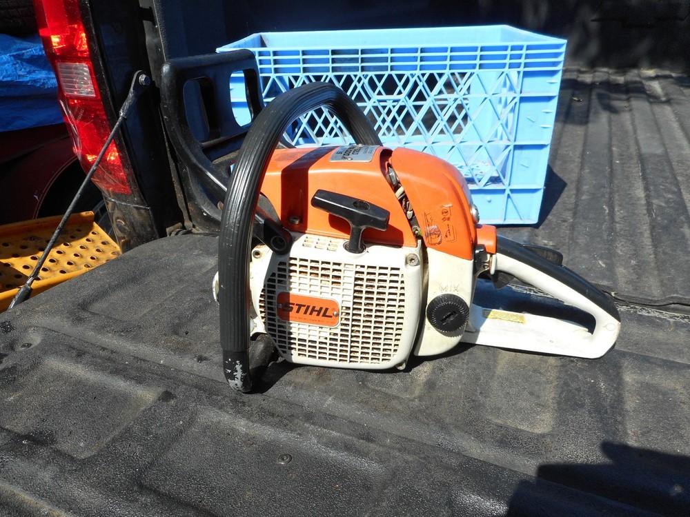 STIHL Wood Boss 028 AV Chainsaw for Parts or Repairs 150 PSI Compression Spark