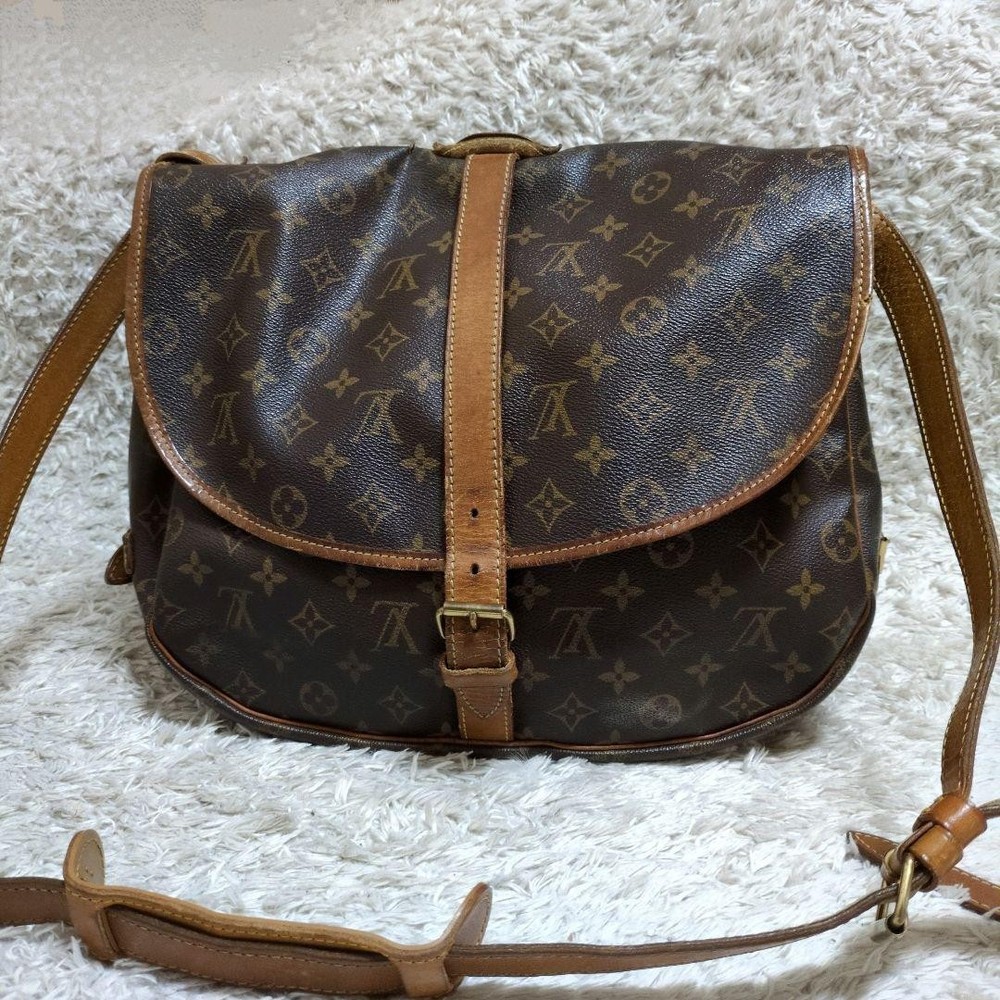 Louis Vuitton Saumur 35 Monogram Canvas Crossbody Shoulder Bag in Brown