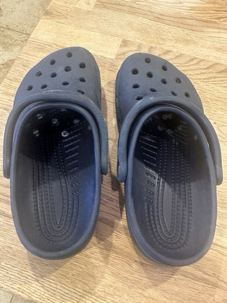 Crocs Classic Waterproof Navy Clogs - Men's Size 4 - 5 / Women's Size 6- 7