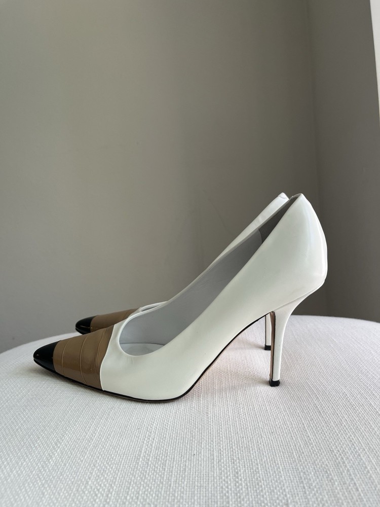 Burberry 38 White Tan and Black Pumps $750