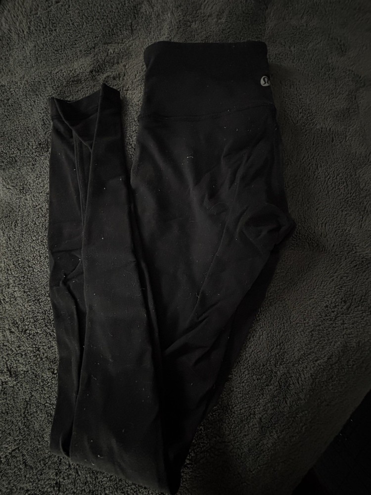 Lululemon Women's Black Solid Leggings with Logo Accent