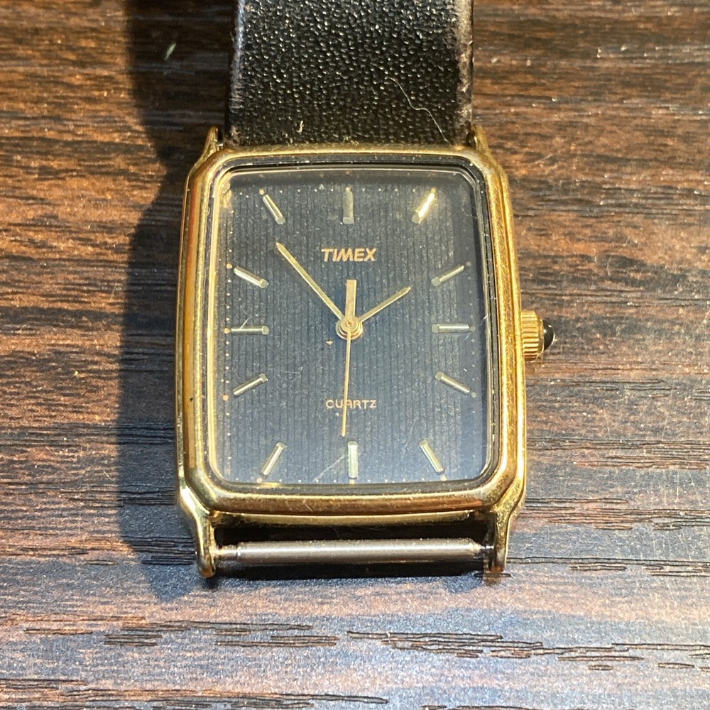 Vintage 90’s Timex Quartz Gold Tone Black Dial Wrist Watch