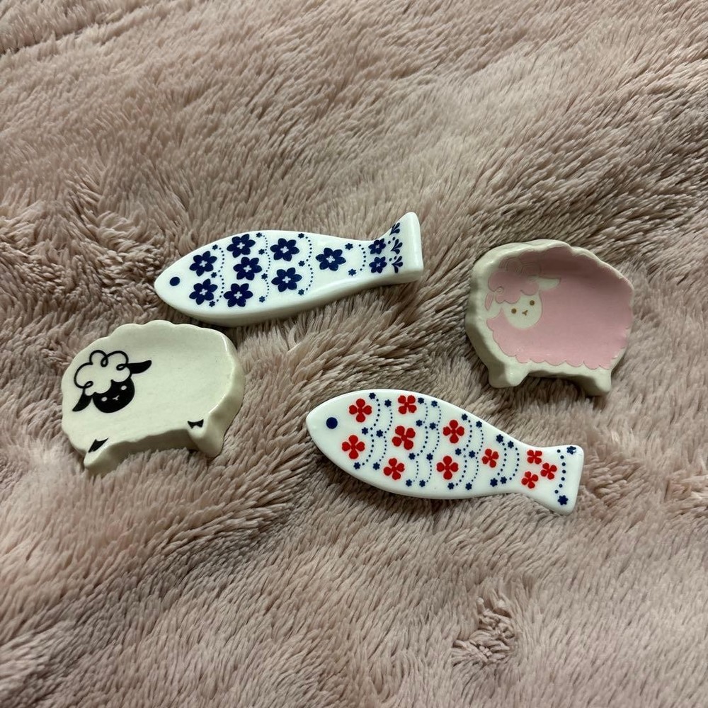 Set of 4 Ceramic Sheep & Fish Shaped Chopstick Rests, White/Blue/Pink/Red