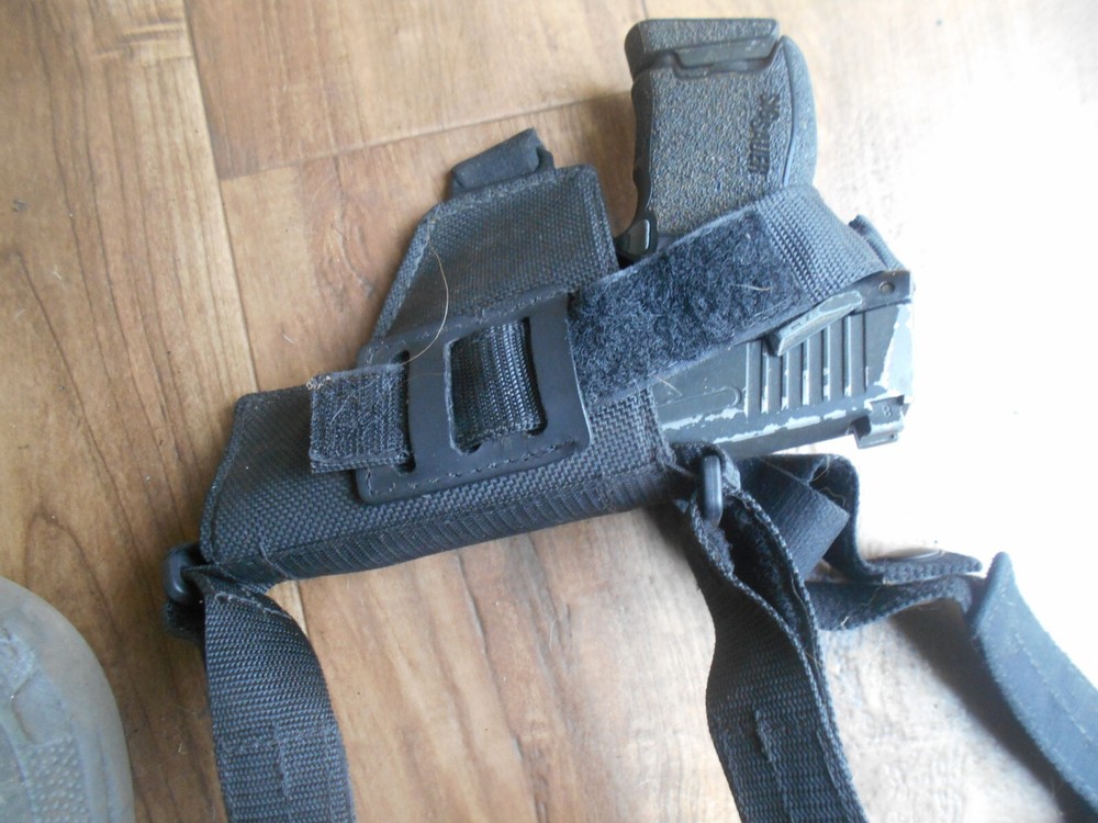 Desantis Nylon  Shoulder Holsr S&W J Fr 2 in  Sig P365 , Walther  PKS Ambi D4