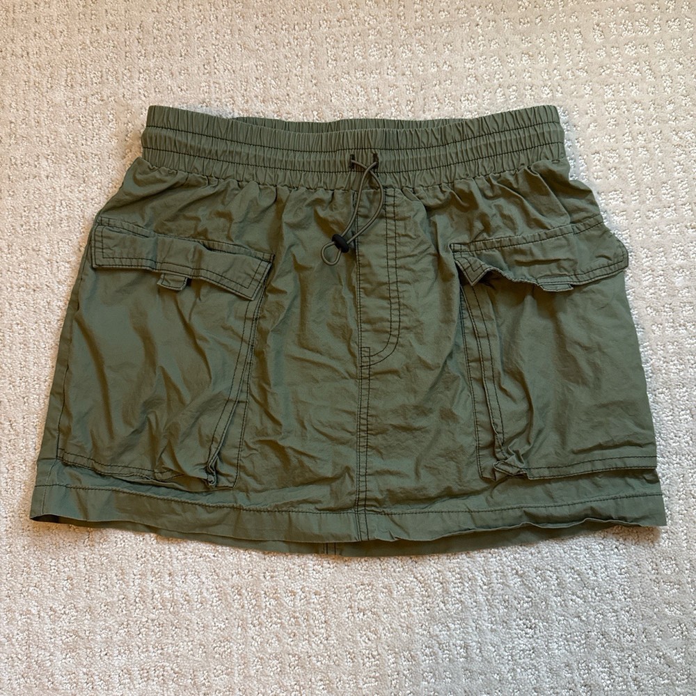 NEW WILD FABLE Sporty Cargo Skirt Size Small Green Cotton Elastic Waist