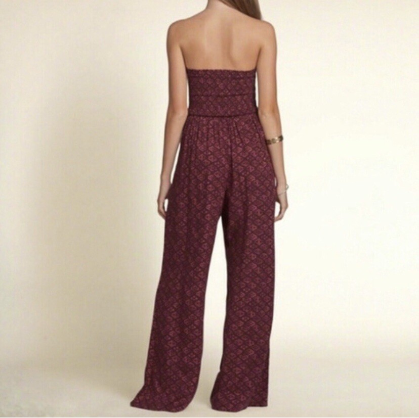 Hollister Womens Burgundy Jumpsuit Pants Size XS Smocked Strapless Boho Holiday